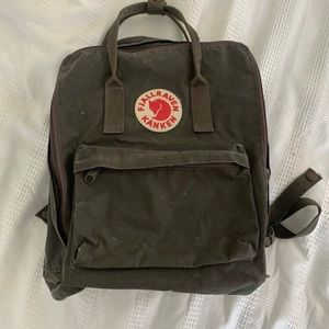Slate Gray Fjallraven Kanken Backpack